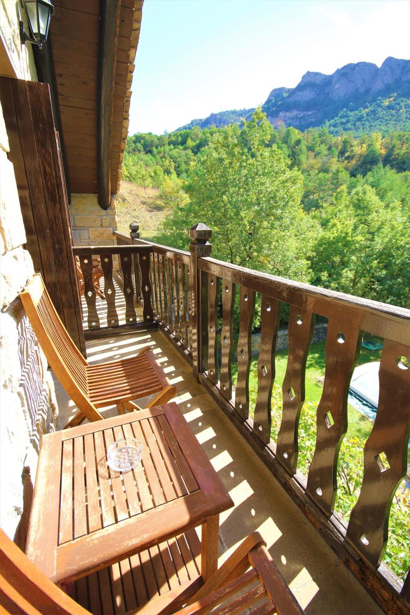 Hotel Rural El Mirador De Los Pirineos Санта-Крус-де-ла-Серос Экстерьер фото