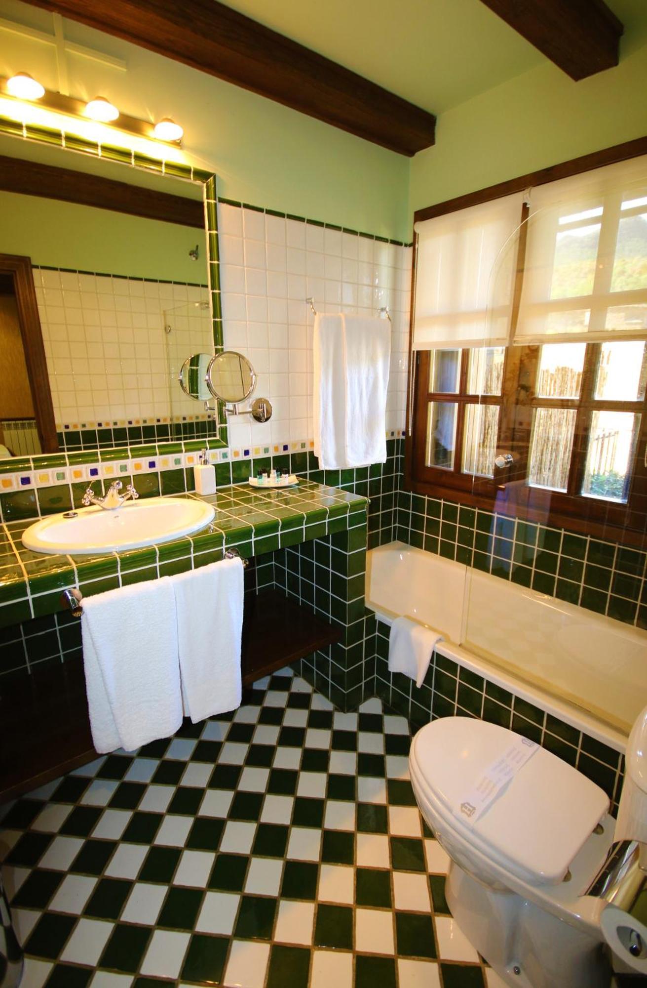 Hotel Rural El Mirador De Los Pirineos Санта-Крус-де-ла-Серос Экстерьер фото