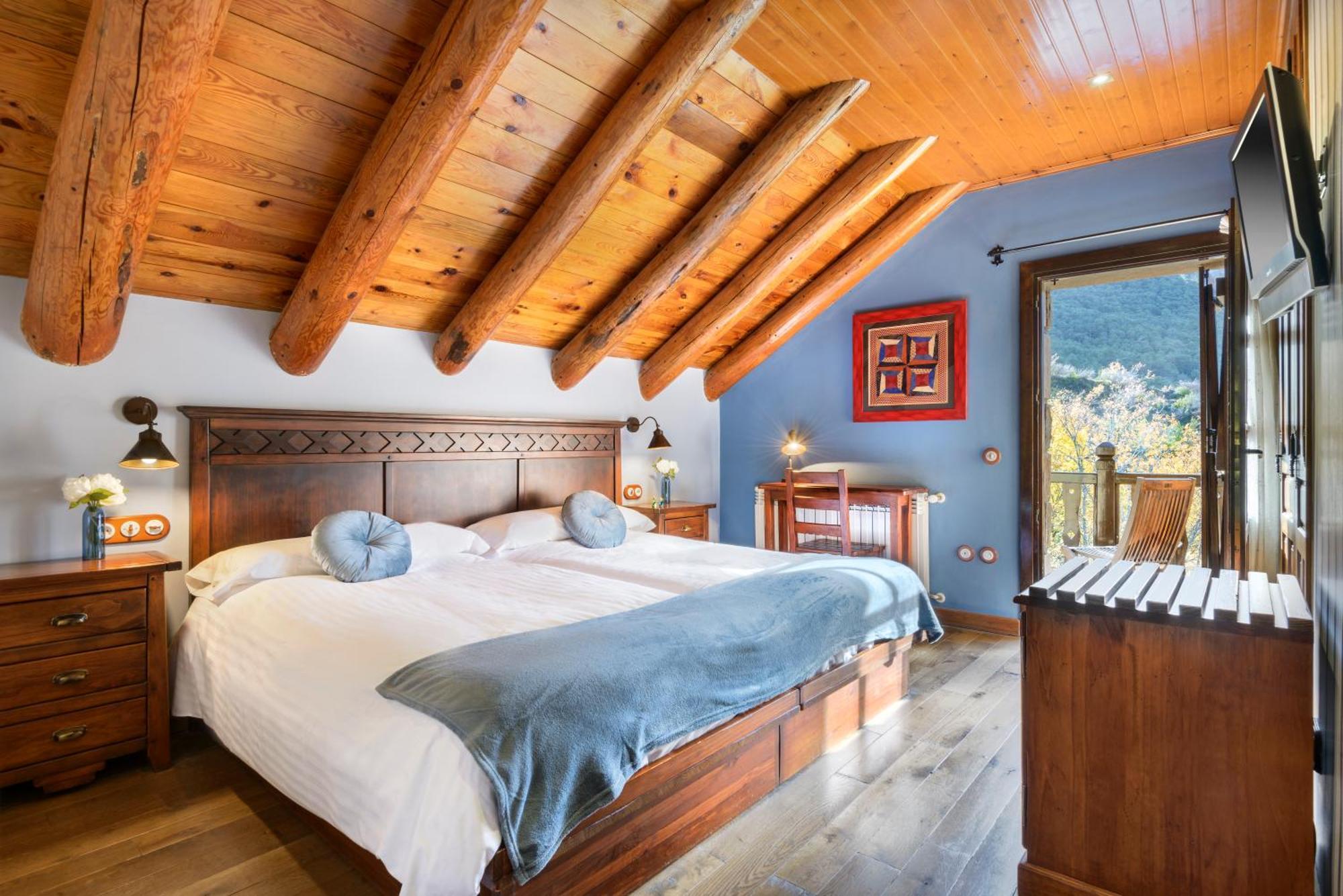 Hotel Rural El Mirador De Los Pirineos Санта-Крус-де-ла-Серос Экстерьер фото