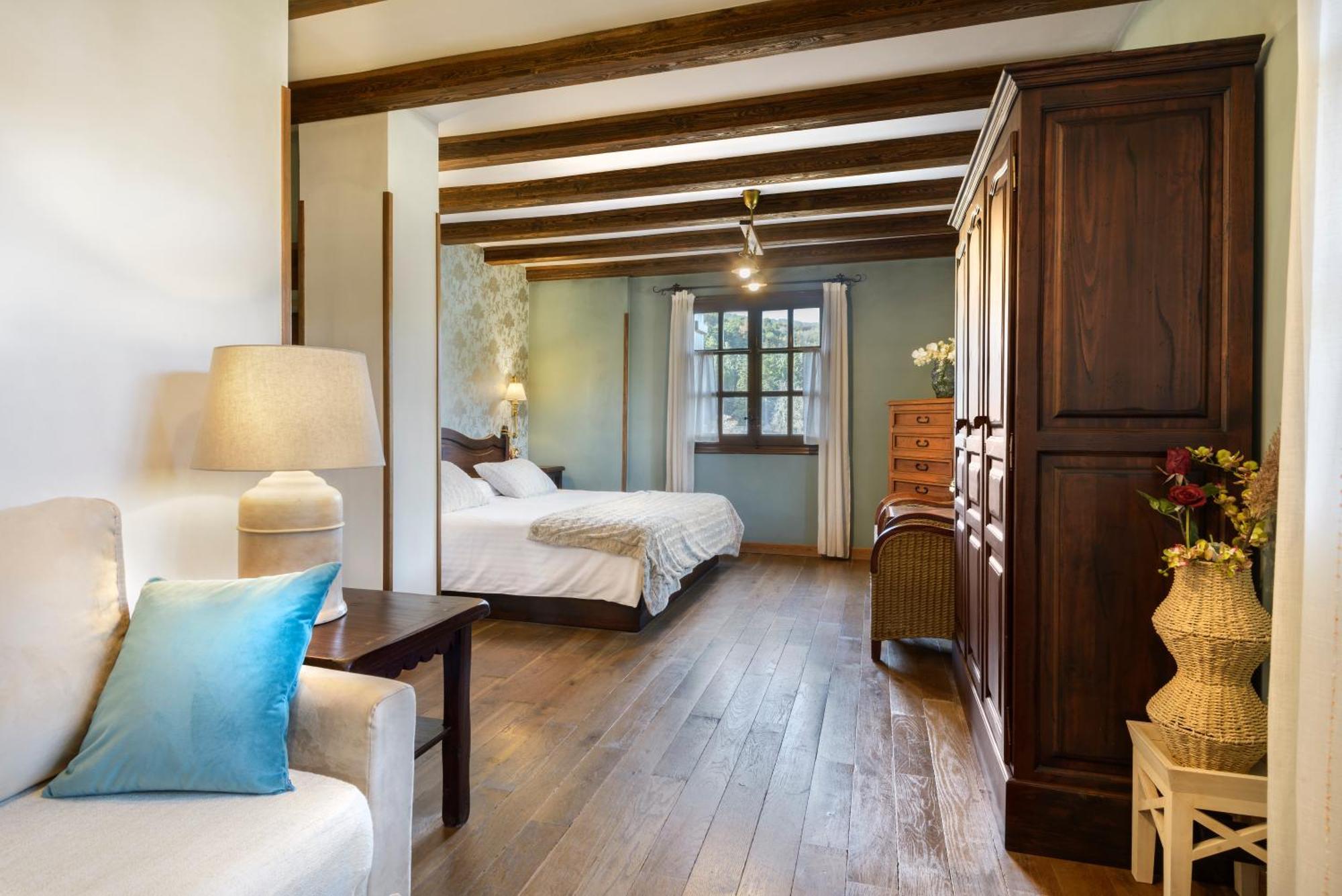 Hotel Rural El Mirador De Los Pirineos Санта-Крус-де-ла-Серос Экстерьер фото